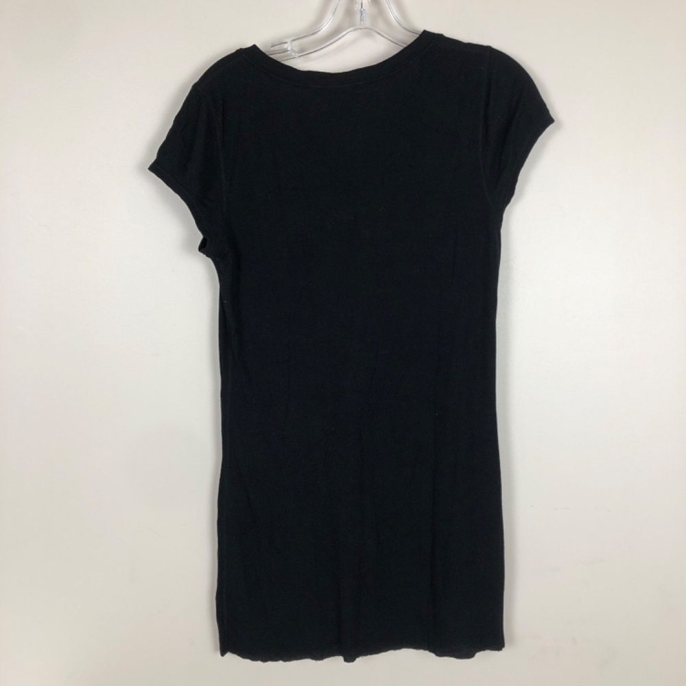 BCBG MAXAZRIA Black v neck short sleeve ribbed long tee - Picture 5 of 5